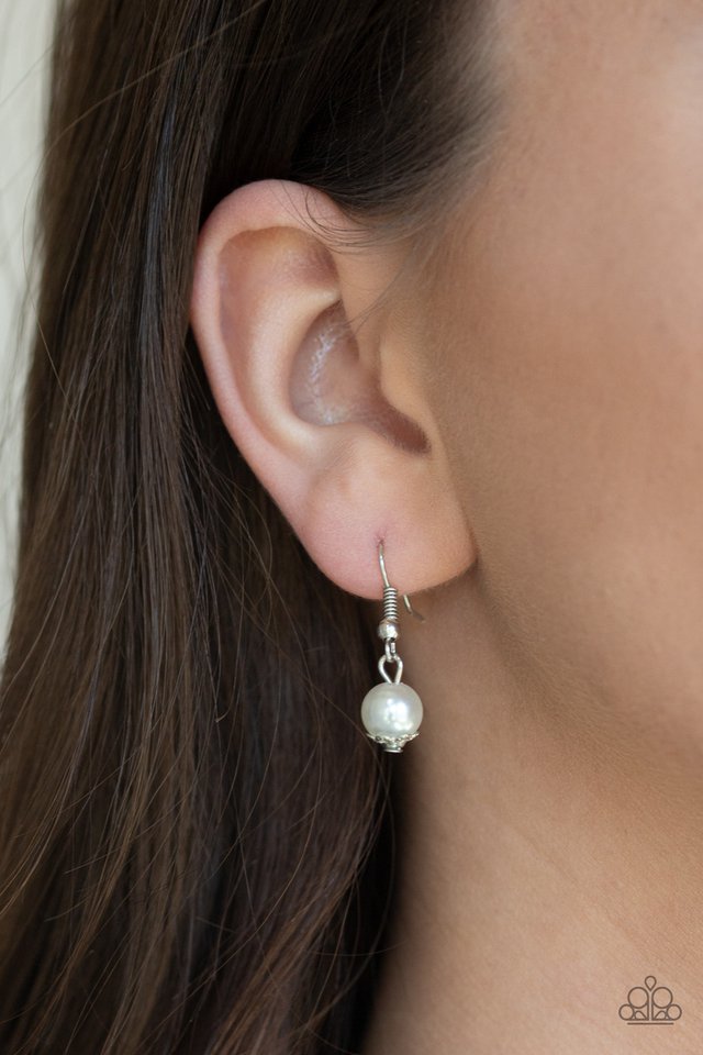 Paparazzi ♥ Tour de Demure - White ♥ Necklace