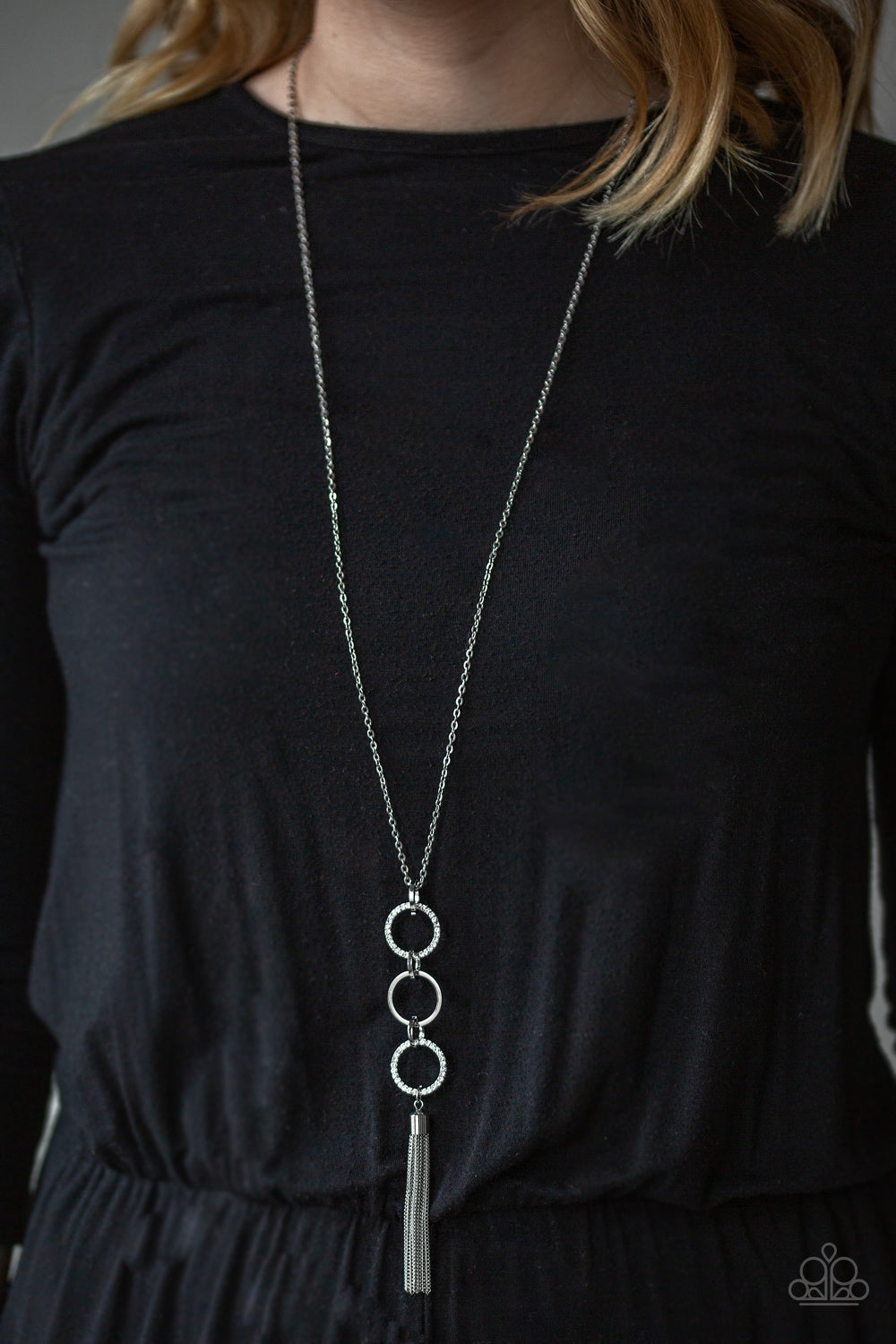 Paparazzi ♥ Diva In Diamonds - White ♥  Necklace