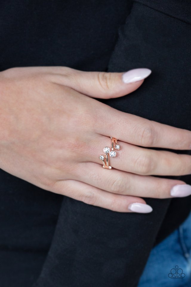 Paparazzi ♥ GLOWING Great Places - Rose Gold ♥ Ring