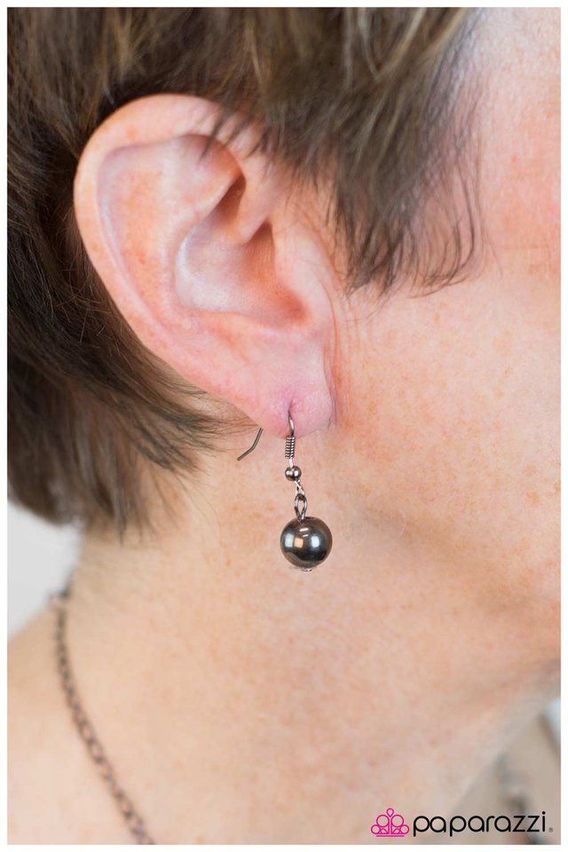 Paparazzi ♥ Mixed Tape - Black ♥ Necklace