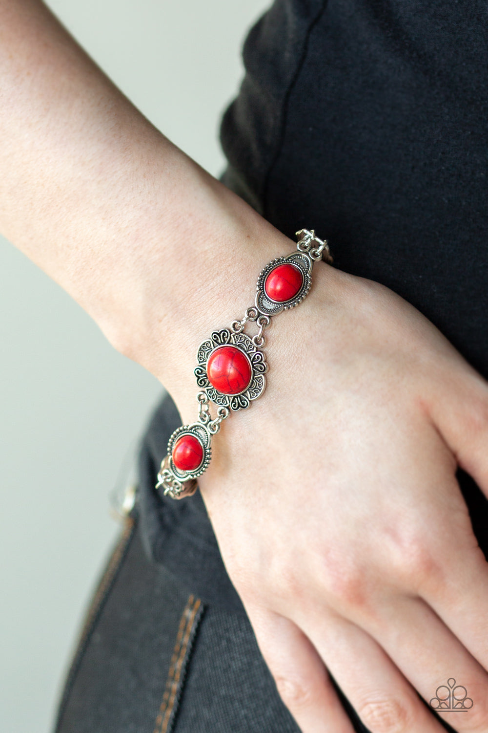 Paparazzi ♥ Serenely Southern - Red ♥  Bracelet