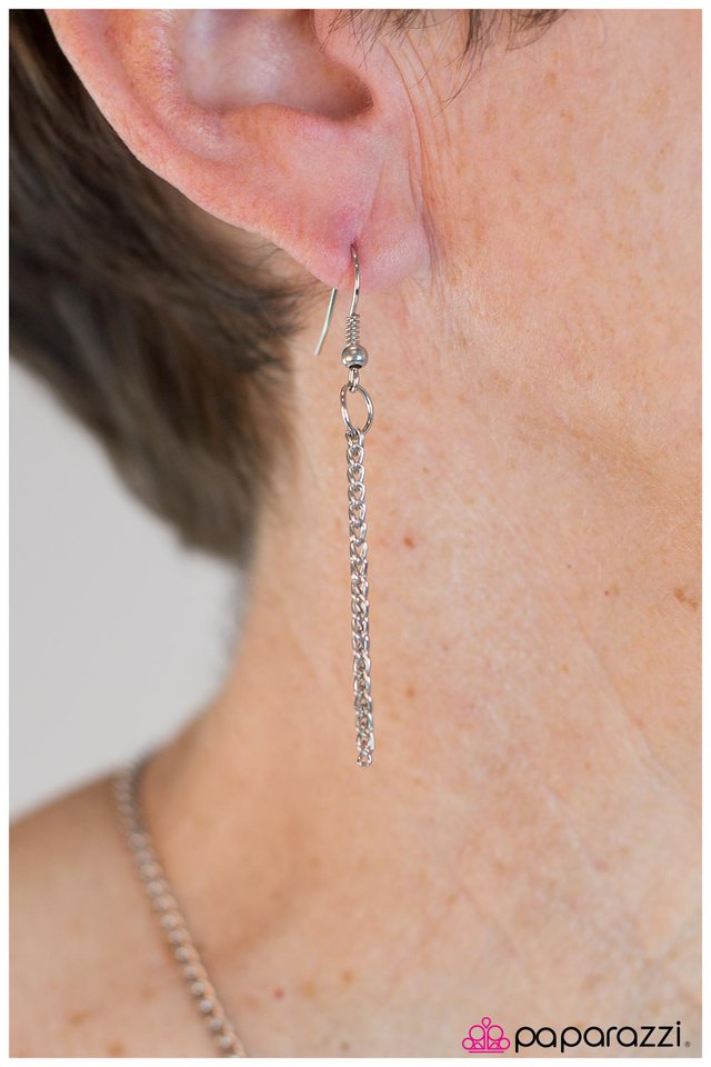 Paparazzi ♥ My Word Is My Bond - Black ♥ Necklace