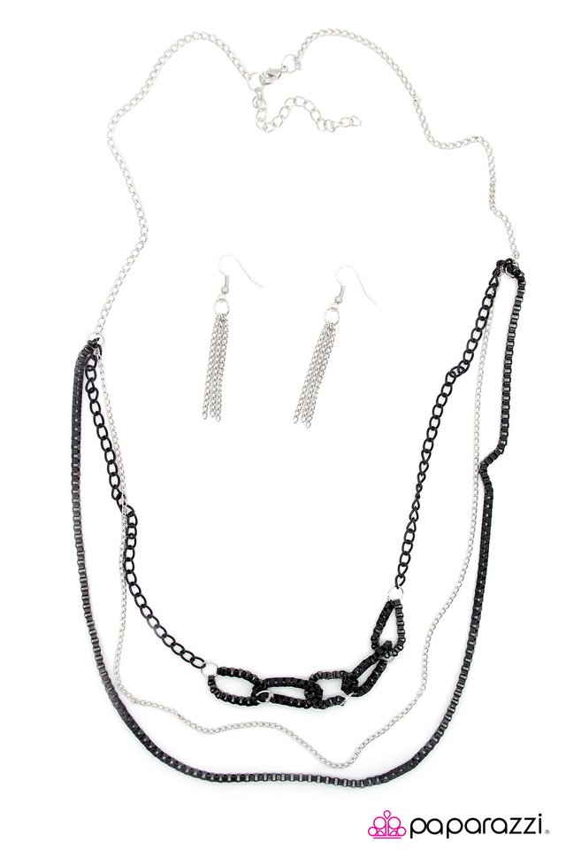 Paparazzi ♥ My Word Is My Bond - Black ♥ Necklace