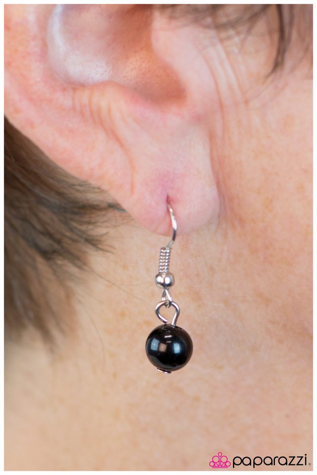 Paparazzi ♥ Spring To MInd - Black ♥ Necklace