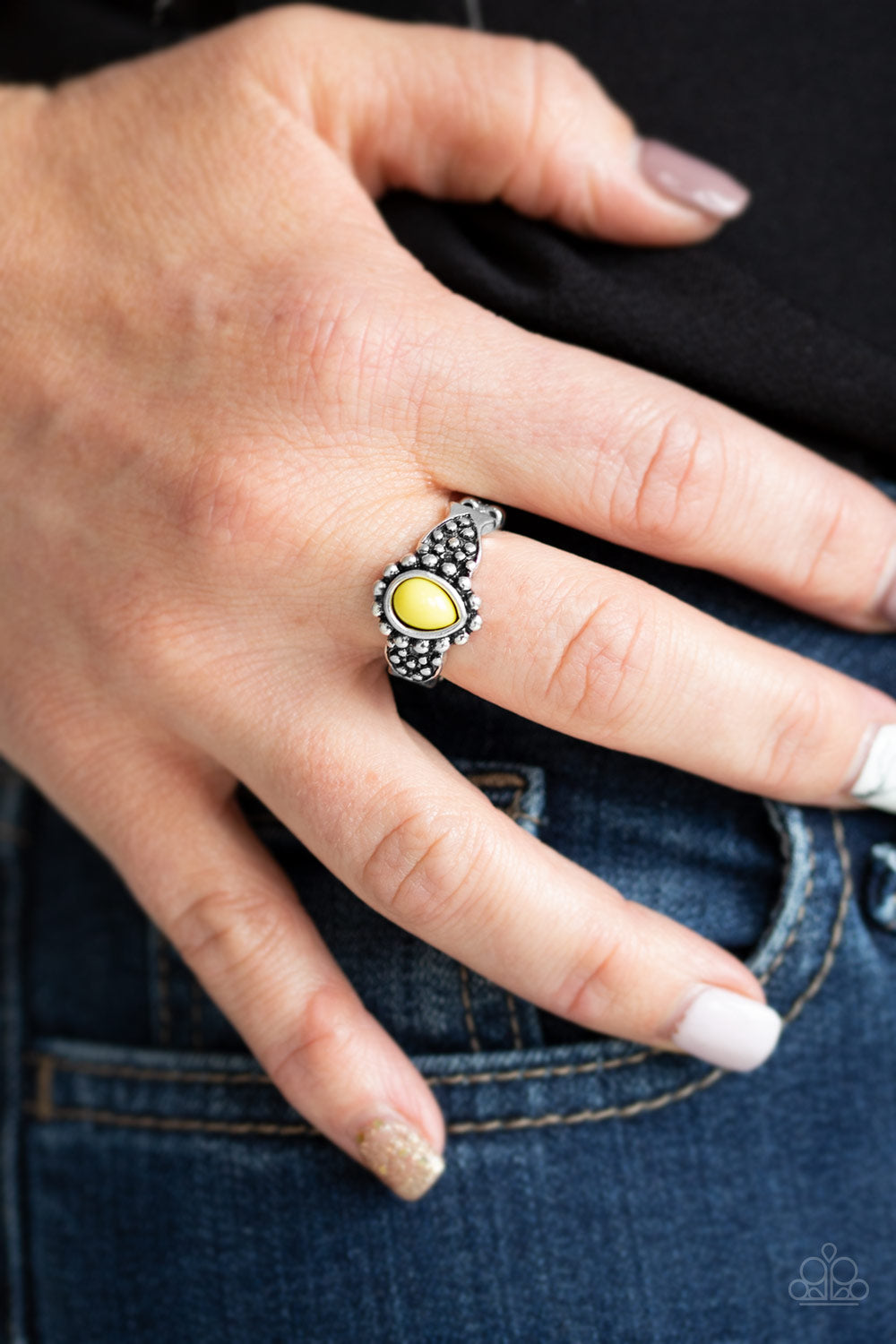 Paparazzi ♥ Pep Talk - Yellow ♥  Ring