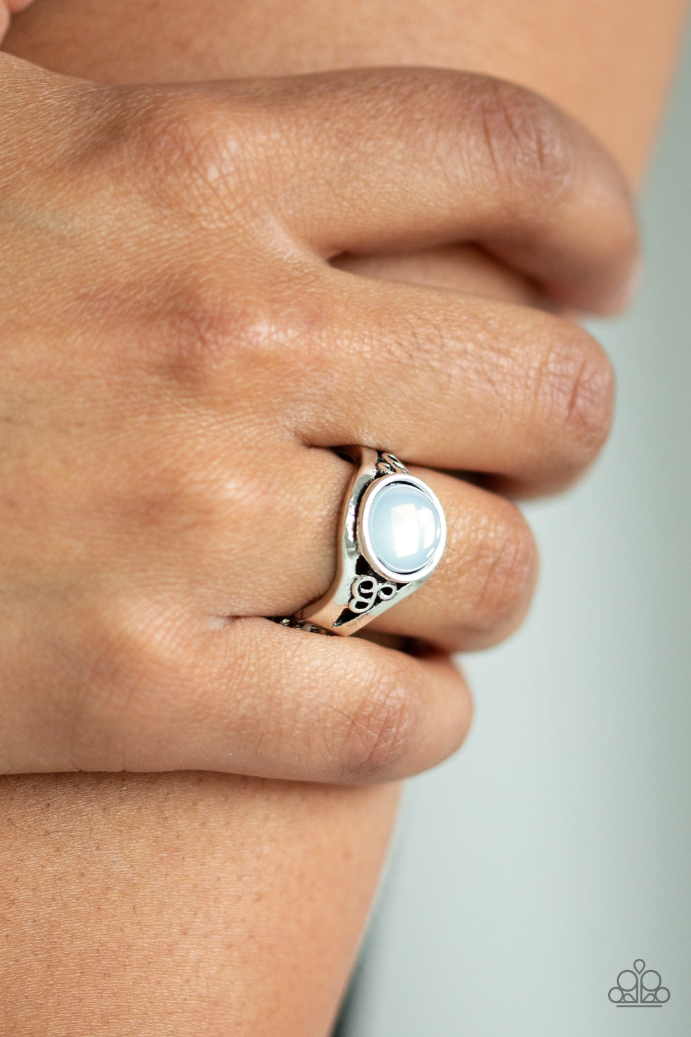 Paparazzi ♥ It Just Goes To GLOW - White ♥  Ring