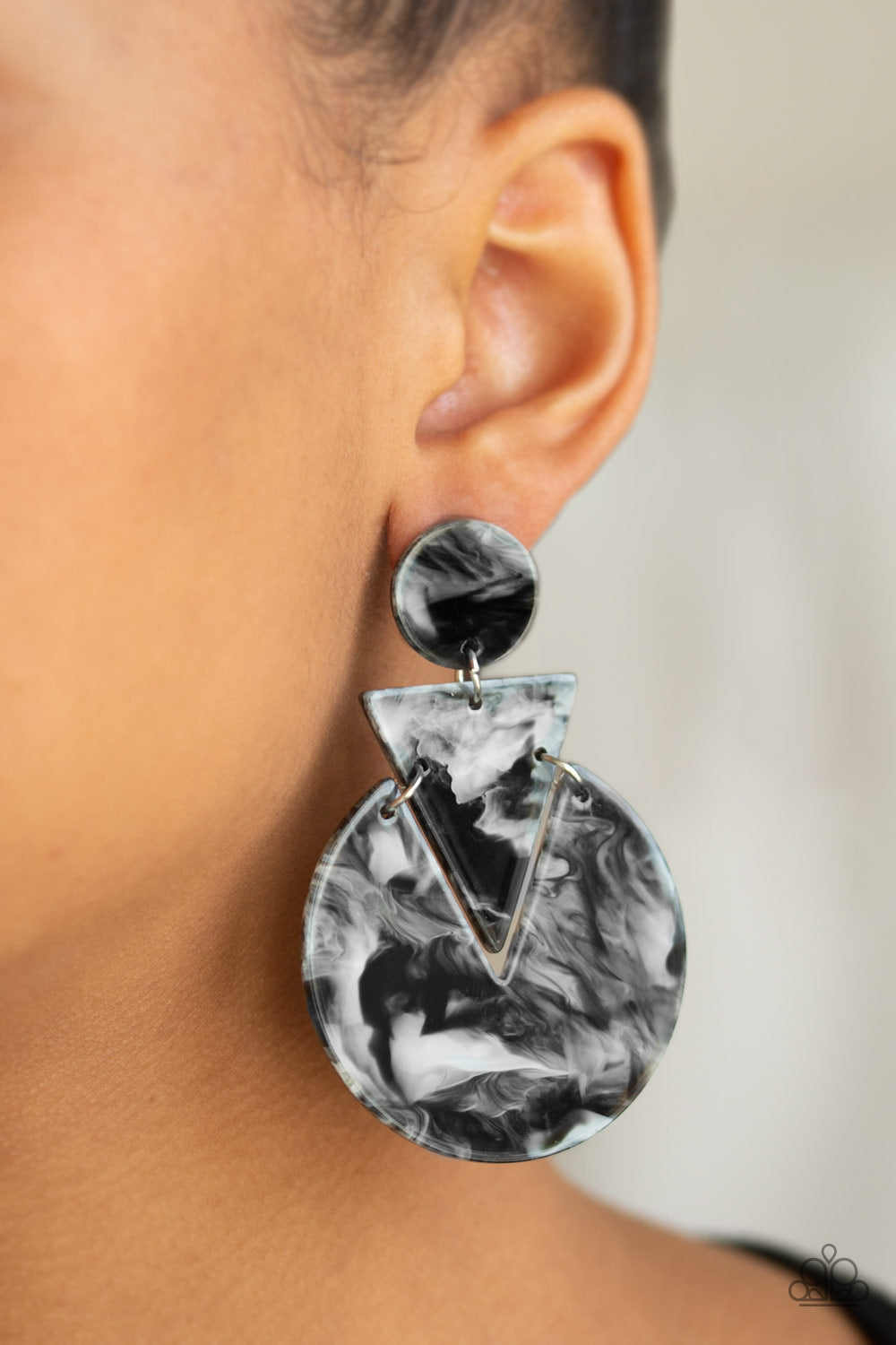 Paparazzi ♥ Head Under WATERCOLORS - Black ♥  Post Earrings