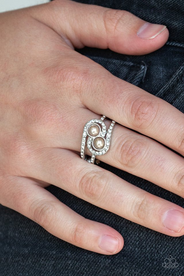 Paparazzi ♥ Collect Up Front - Brown ♥ Ring