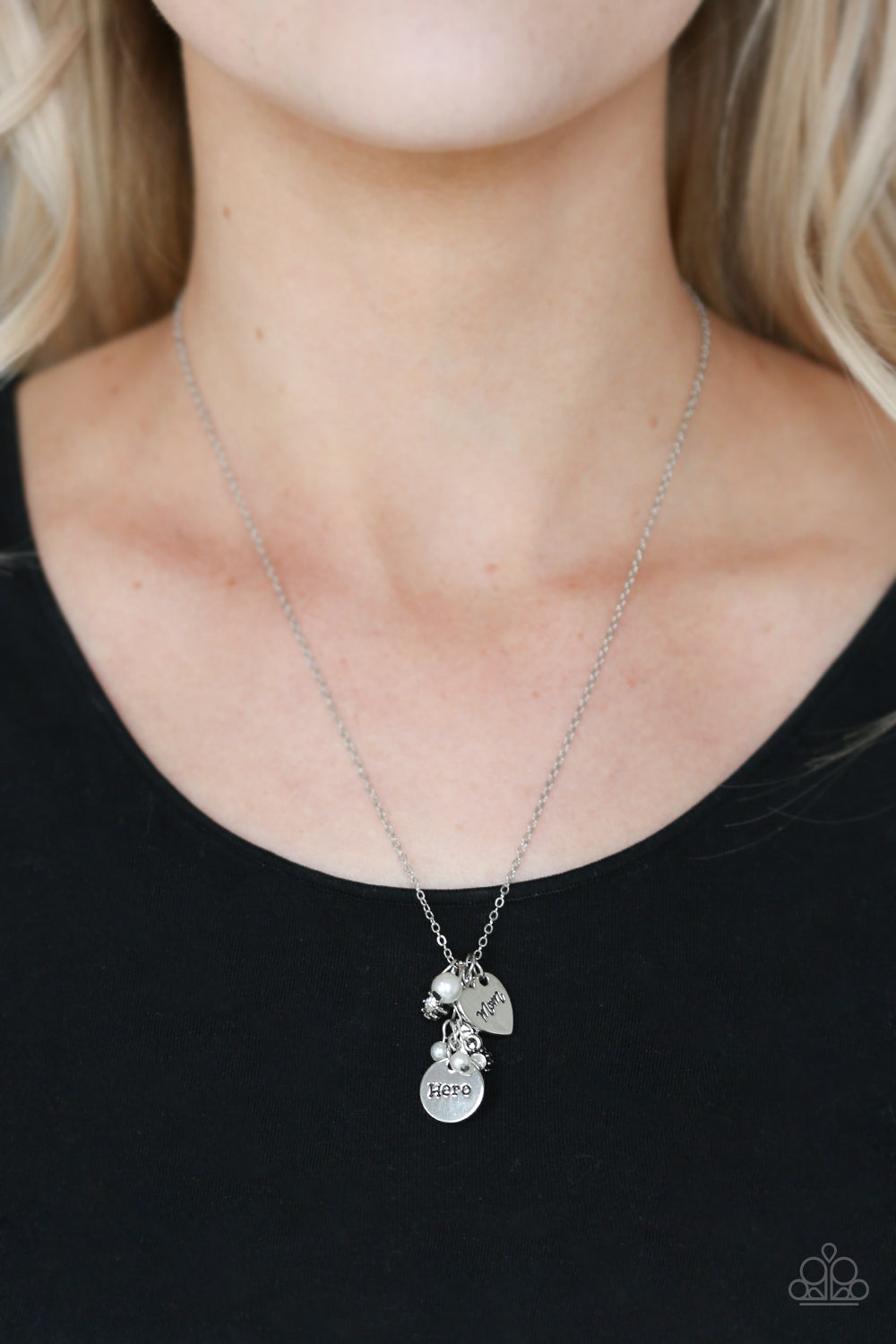 Paparazzi ♥ Thats My Mom - White ♥  Necklace