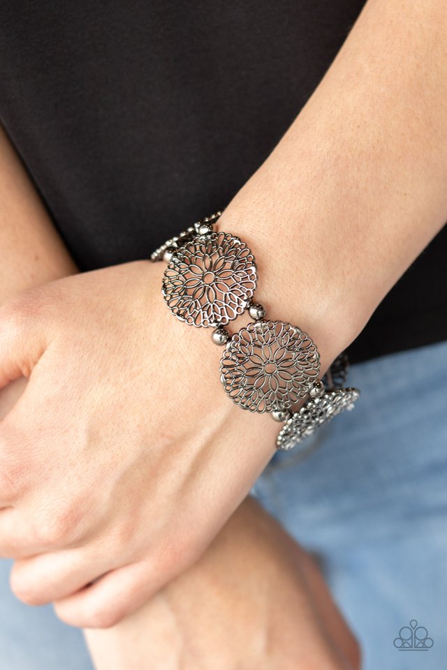 Paparazzi ♥ A Good MANDALA Is Hard To Find - Black ♥ Bracelet