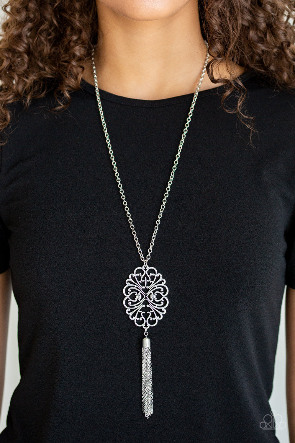 Paparazzi ♥ A MANDALA Of The People - Silver ♥  Necklace