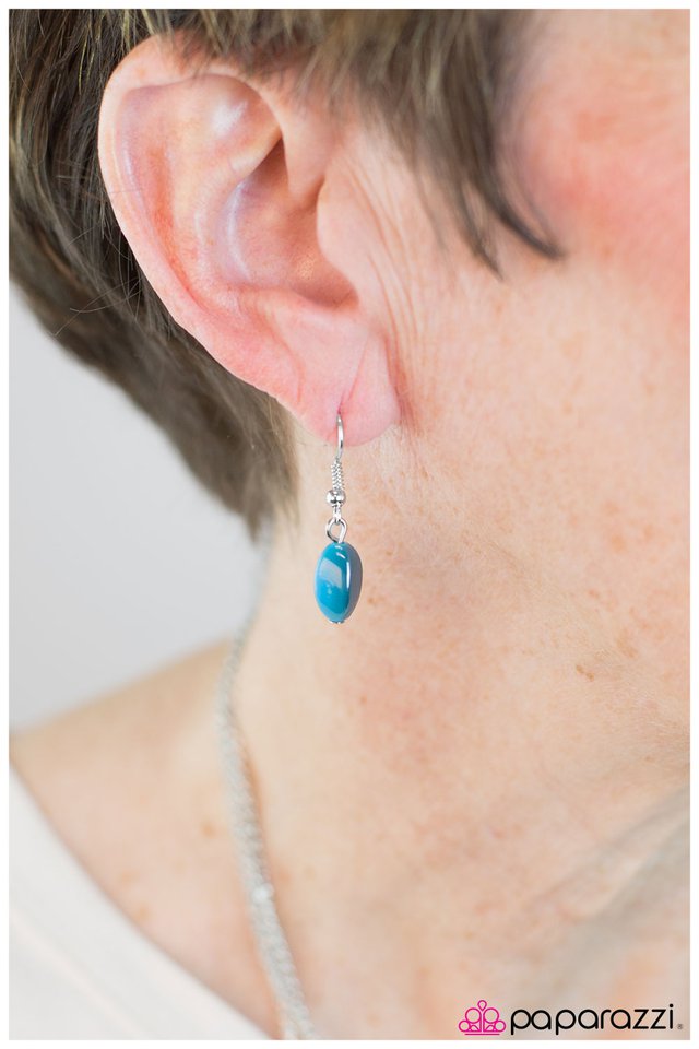 Paparazzi ♥ Take A Look At Me Now - Blue ♥ Necklace