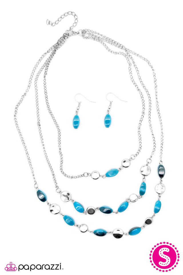 Paparazzi ♥ Take A Look At Me Now - Blue ♥ Necklace
