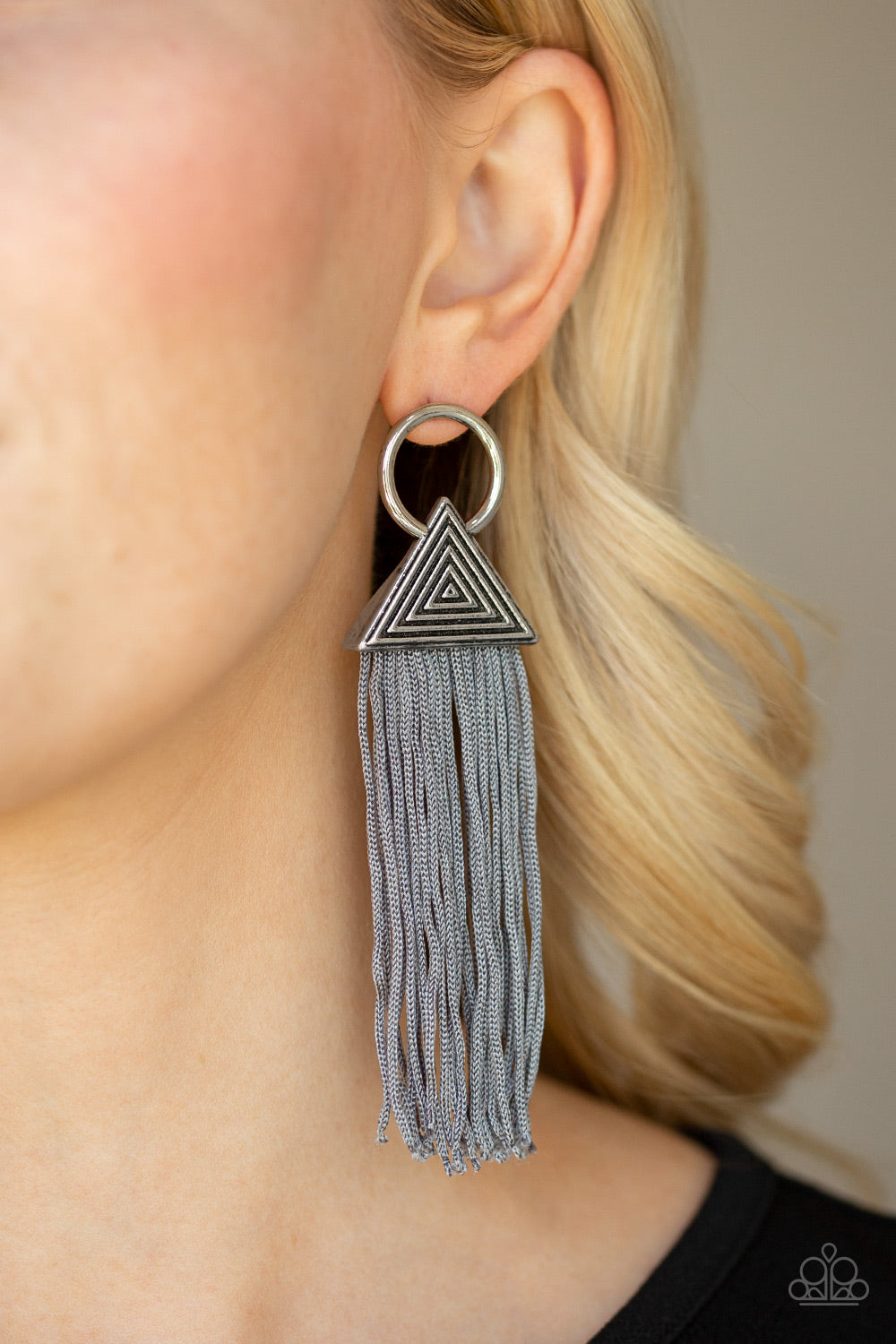 Paparazzi ♥ Oh My GIZA - Silver ♥ Post Earrings