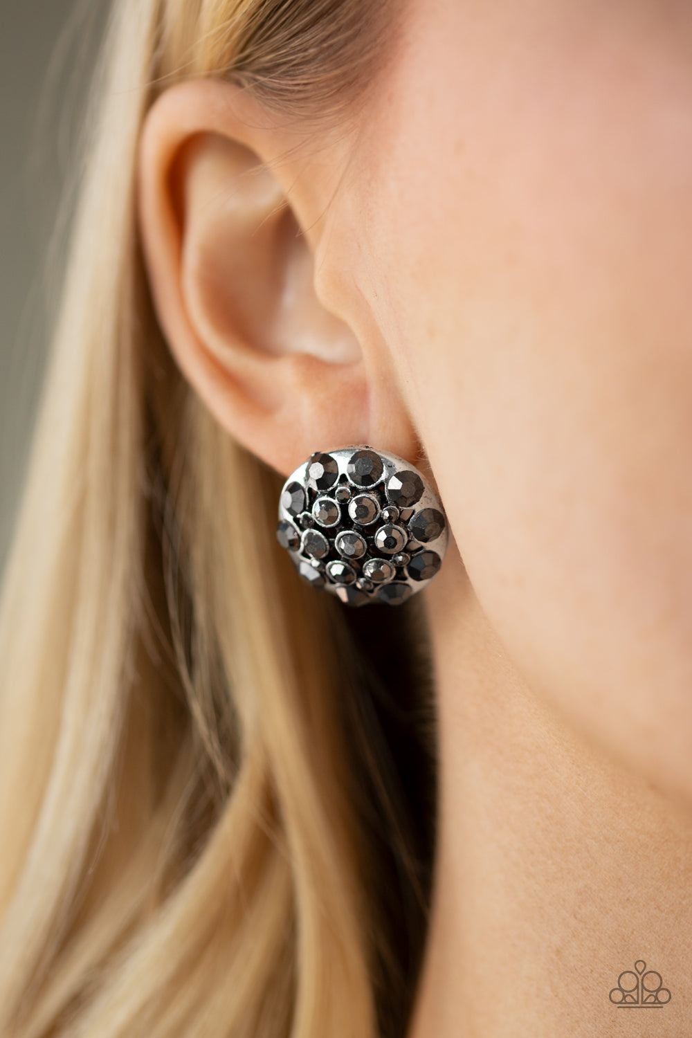 Paparazzi ♥ Hollywood Drama - Silver ♥  Post Earrings