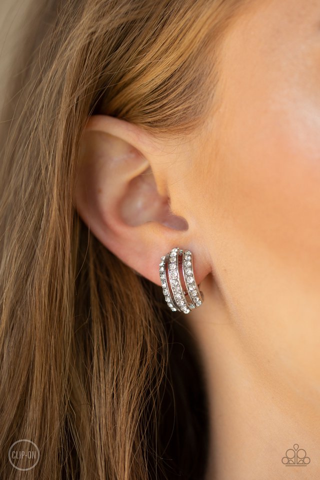 Paparazzi ♥ Pretty Pristine - White ♥ Clip-On