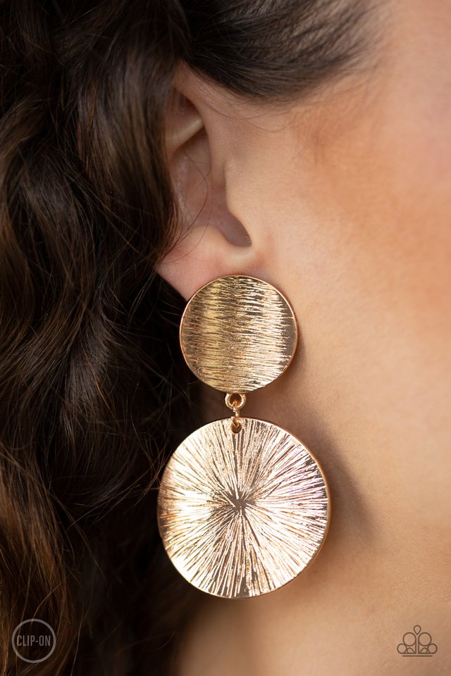 Paparazzi ♥ BRIGHT On Cue - Gold ♥ Clip-On