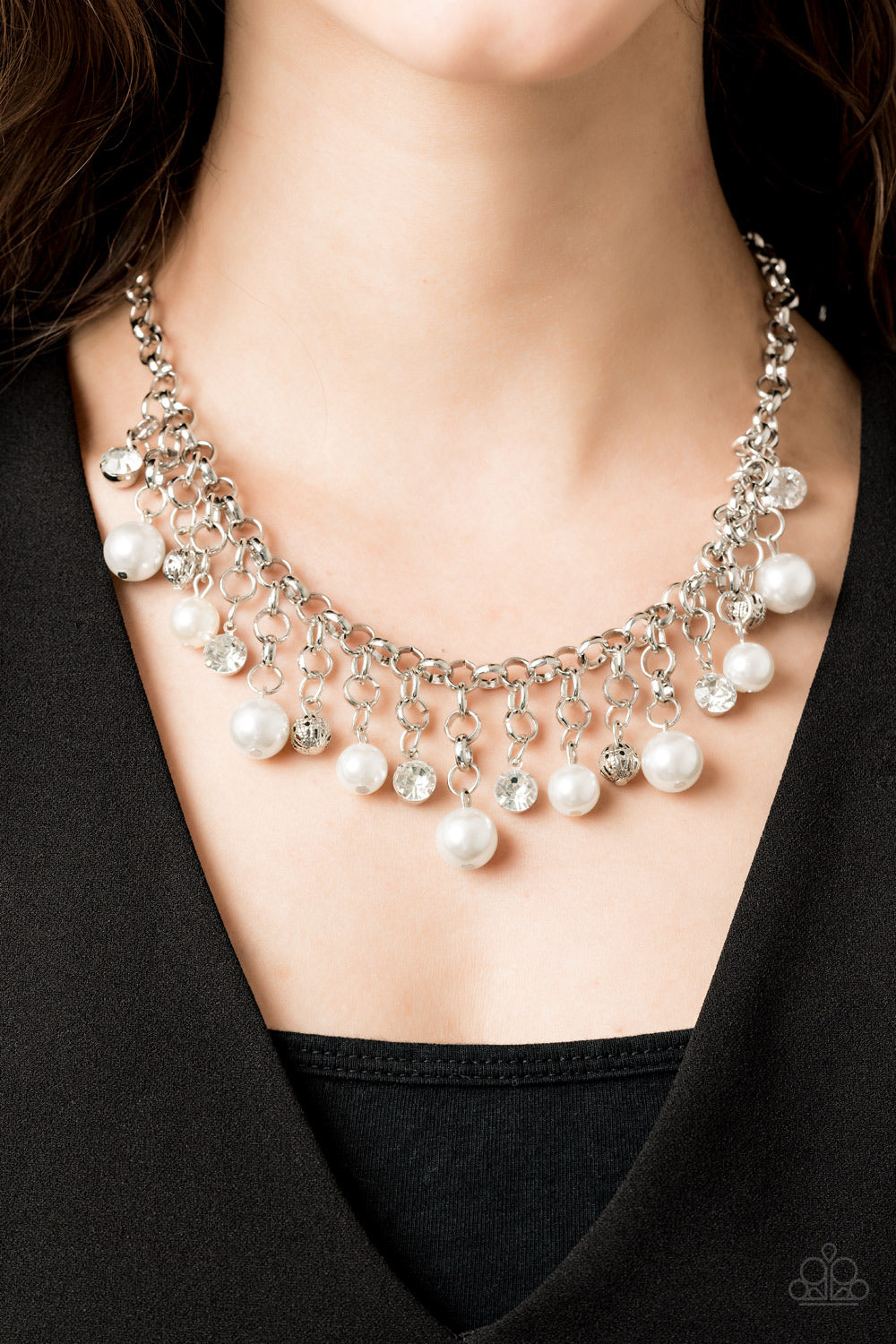Paparazzi ♥ HEIR-headed - White ♥  Necklace
