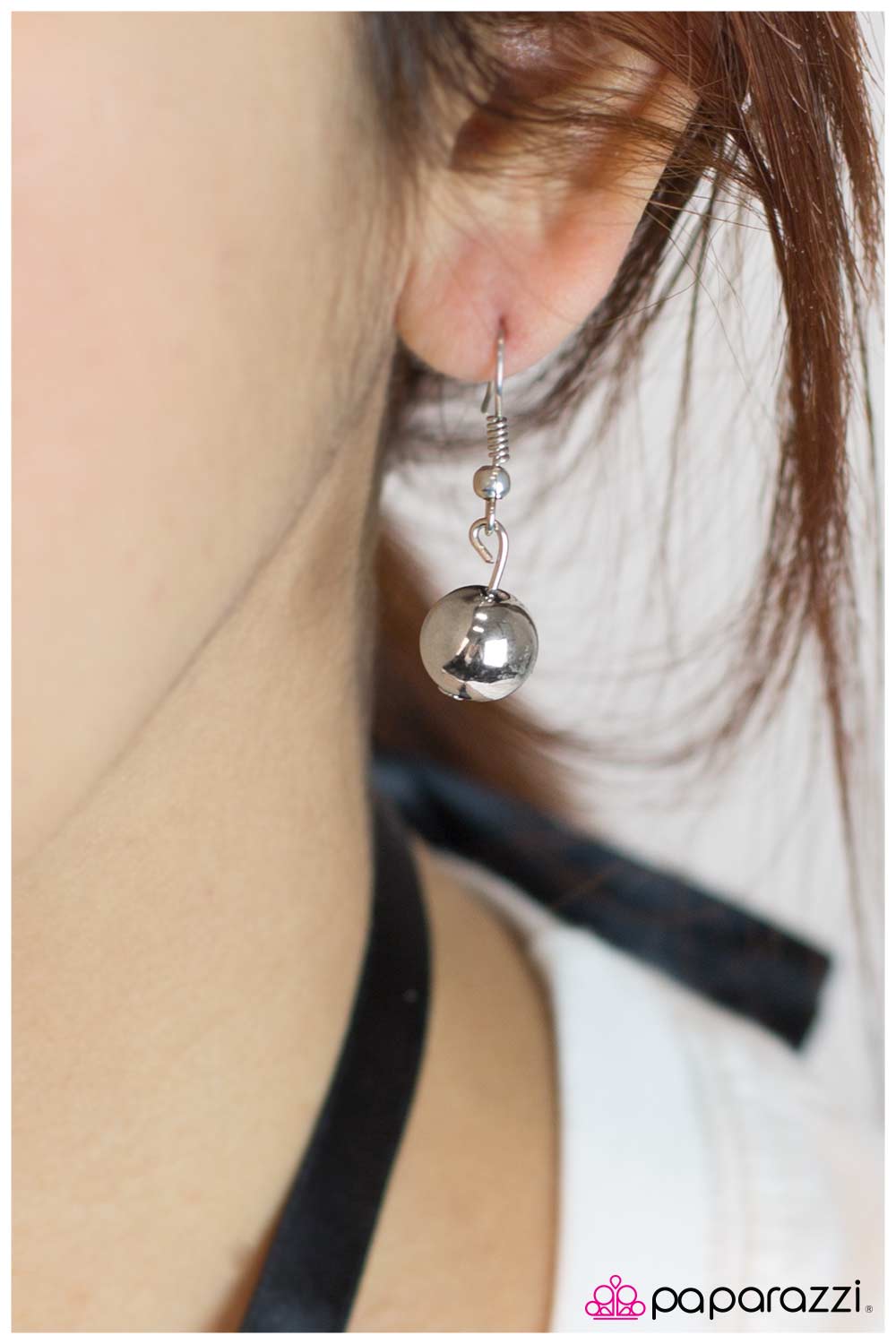 Paparazzi ♥ Somewhere Over the Metallic Rainbow - Black ♥  Necklace