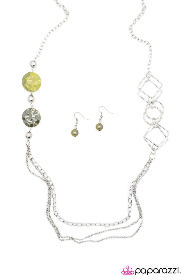 Paparazzi ♥ In Anticipation - Green ♥ Necklace