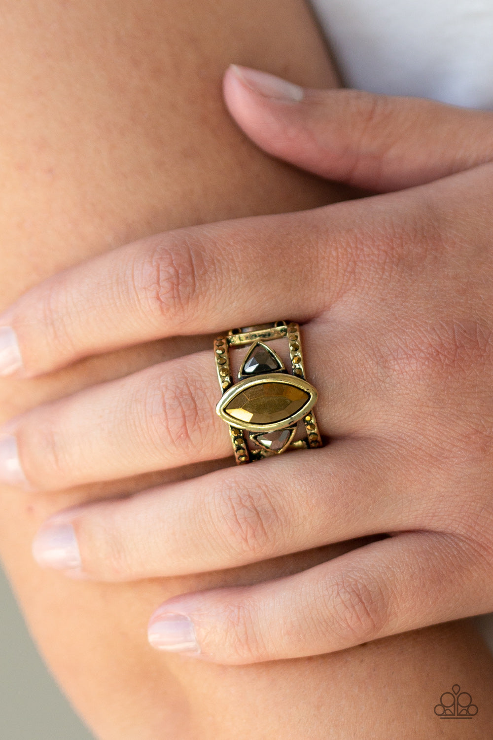 Paparazzi ♥ Major Majestic - Brass ♥  Ring