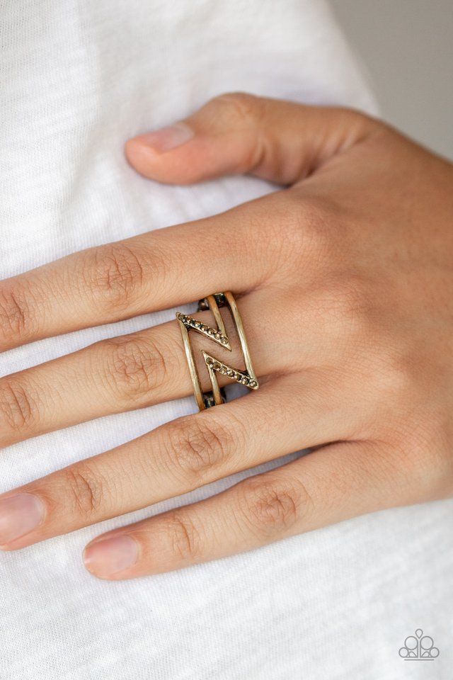 Paparazzi ♥ 5th Avenue Flash - Brass ♥ Ring