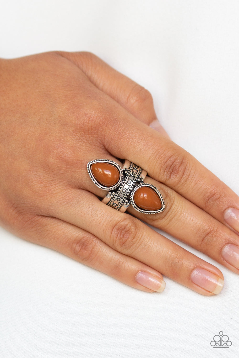 Paparazzi ♥ New Age Leader - Brown ♥  Ring