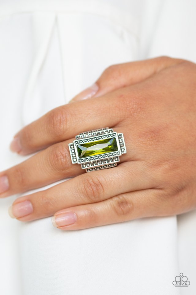 Paparazzi ♥ Empire - Green ♥ Ring