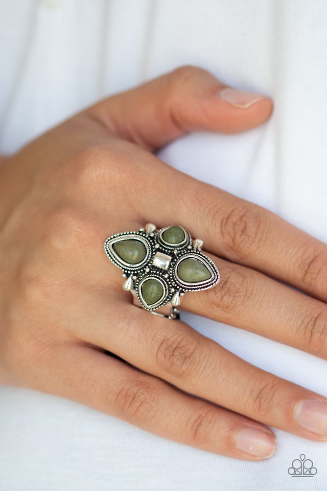 Paparazzi ♥ Dune Runner - Green ♥ Ring