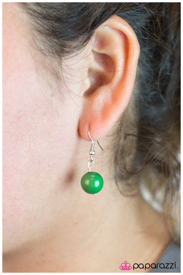Paparazzi ♥ A Balancing Act - Green ♥ Necklace