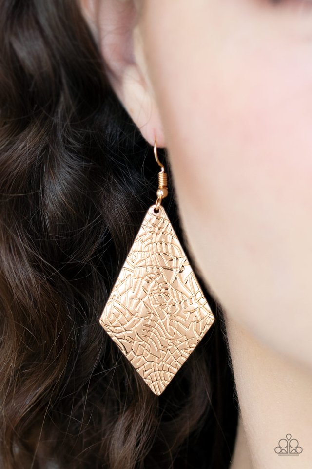 Paparazzi ♥ Texture Retreat - Gold ♥ Earrings