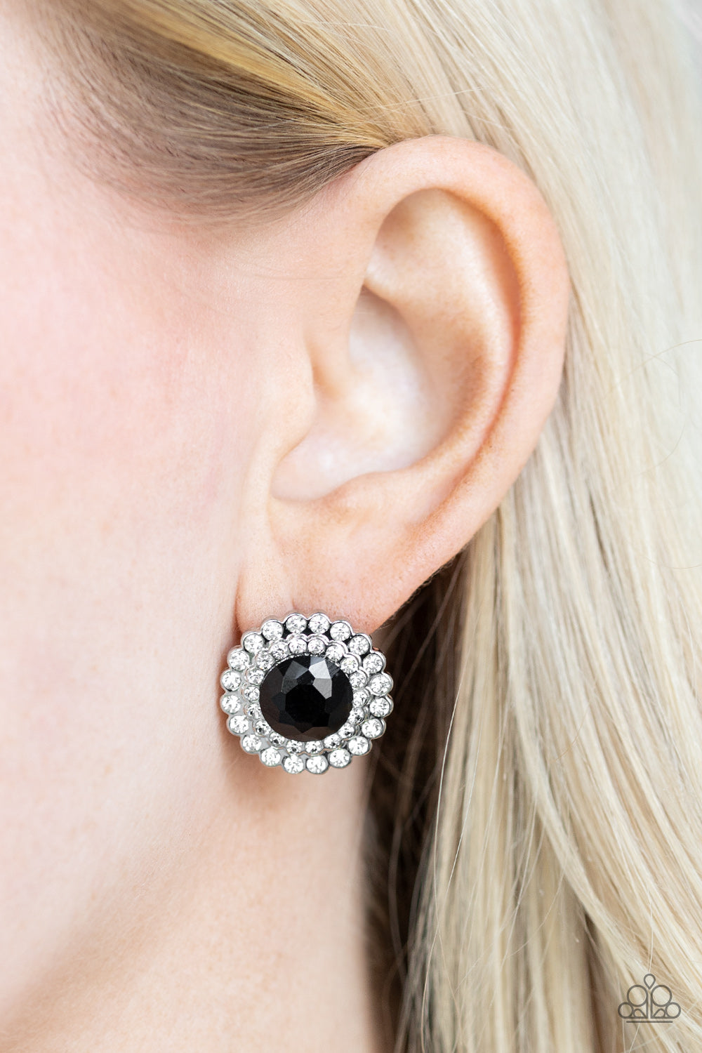 Paparazzi ♥ My Second Castle - Black ♥  Post Earrings