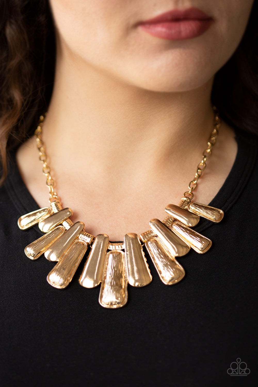 Paparazzi ♥ MANE Up - Gold ♥  Necklace