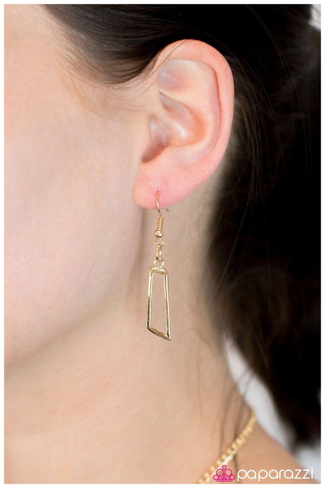 Paparazzi ♥ Building An Empire - Black ♥ Necklace