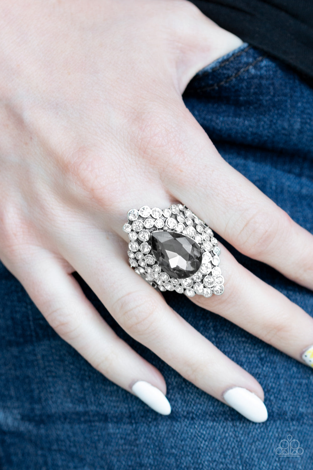 Paparazzi ♥ Hollywood Heiress - Silver ♥  Ring