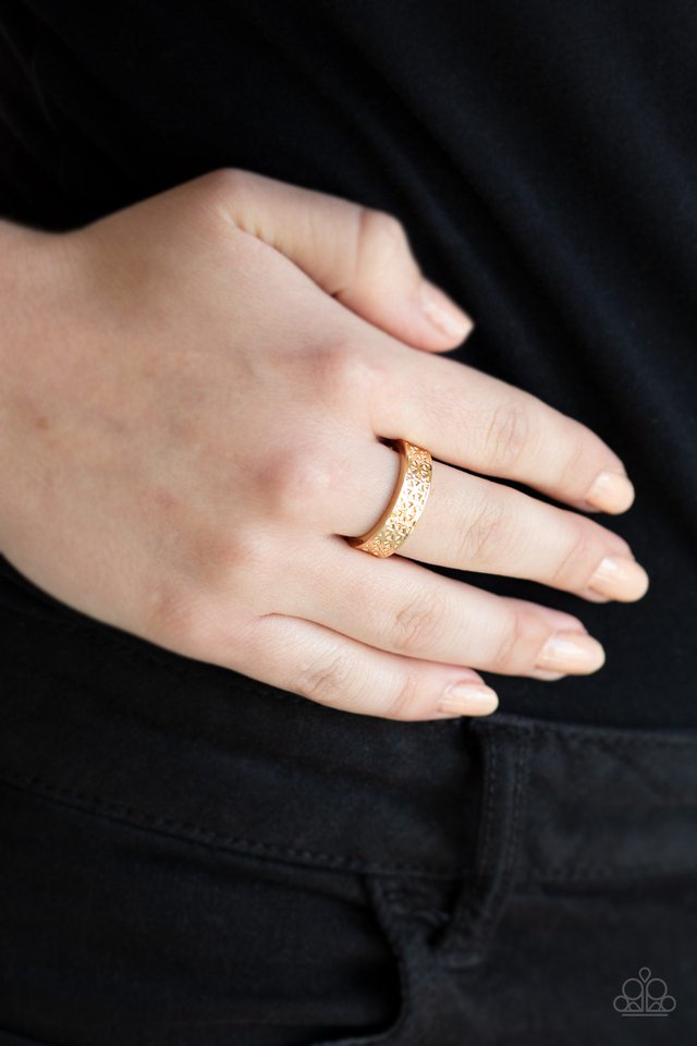 Paparazzi ♥ FLOWERBED and Board - Gold ♥ Ring