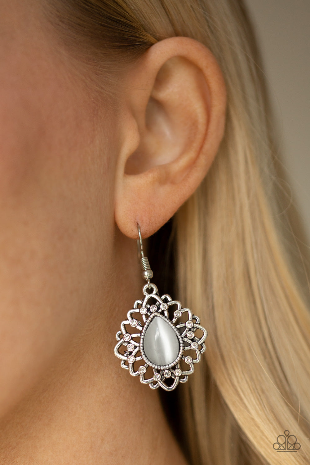 Paparazzi ♥ Totally GLOWN Away - White ♥  Earrings