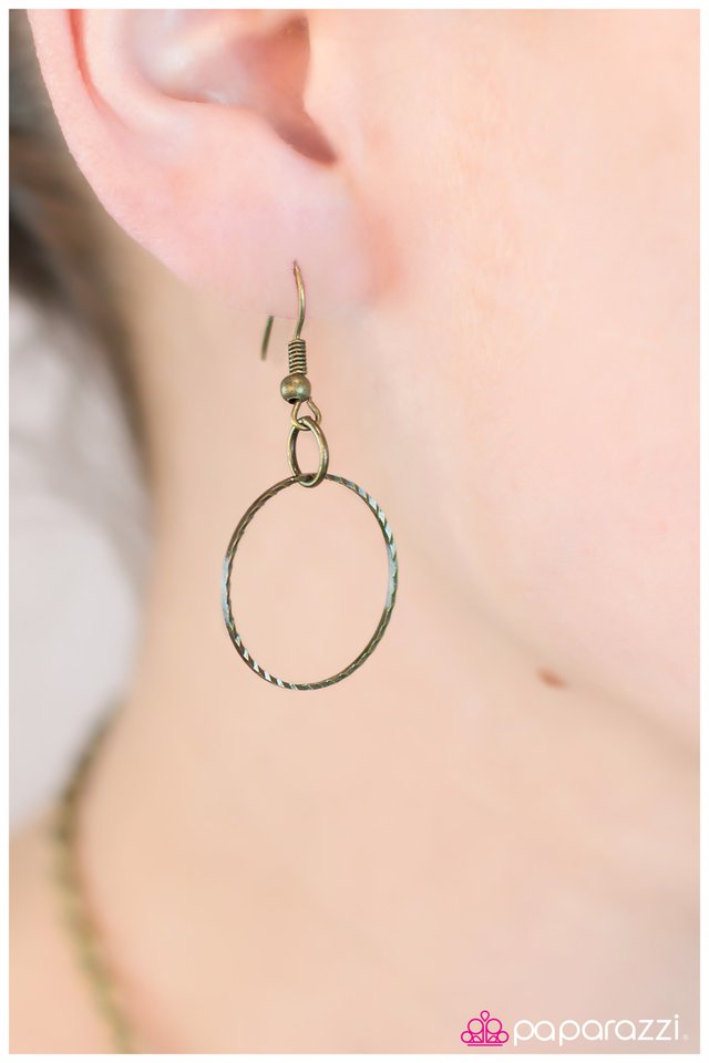 Paparazzi ♥ Lonely No More - Brass ♥ Necklace