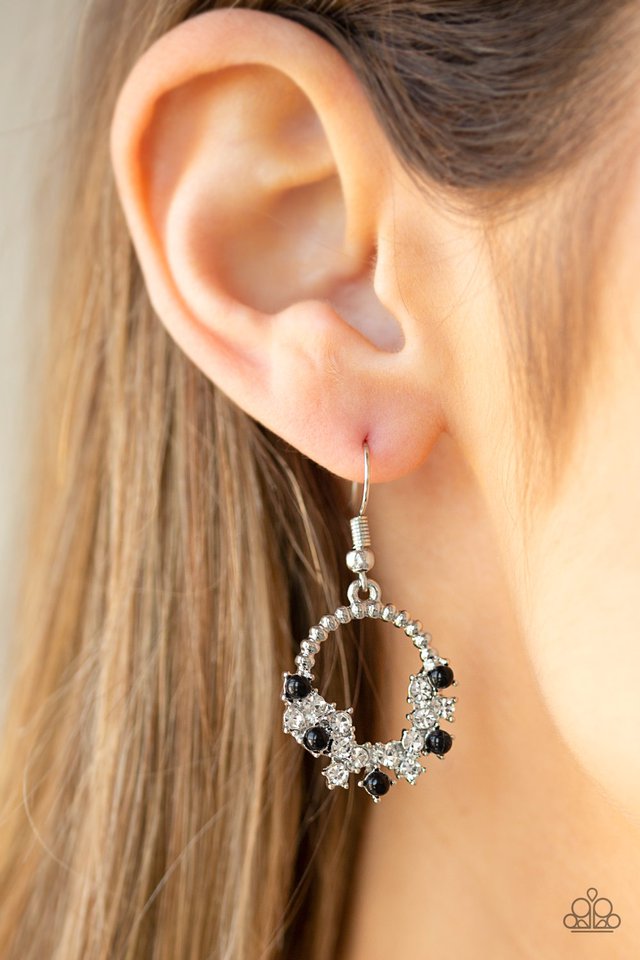 Paparazzi ♥ Refined Razzle - Black ♥ Earrings