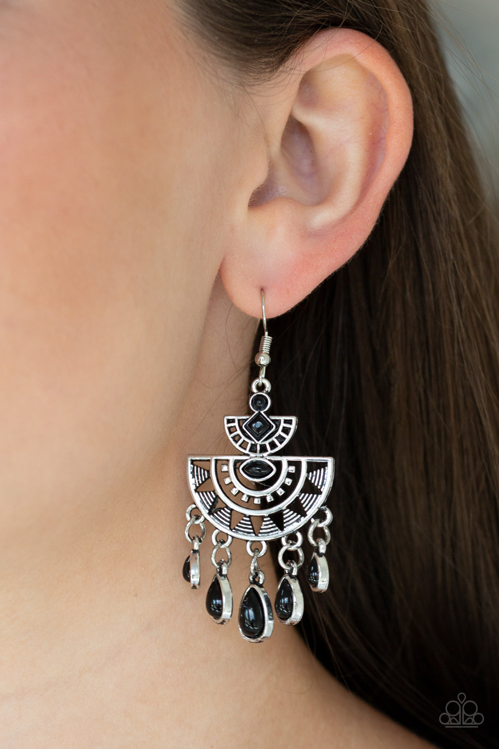 Paparazzi ♥ SOL Searching - Black ♥  Earrings