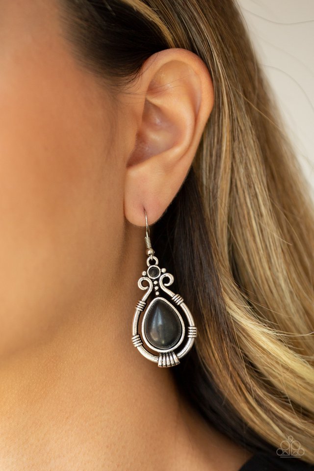 Paparazzi ♥ Canyon Scene - Black ♥ Earrings