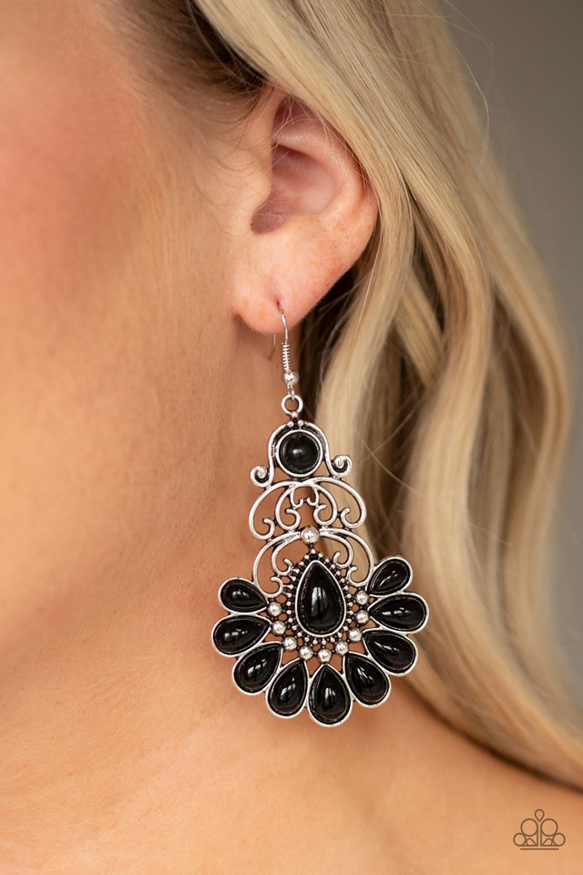 Paparazzi ♥ Paradise Parlor - Black ♥ Earrings