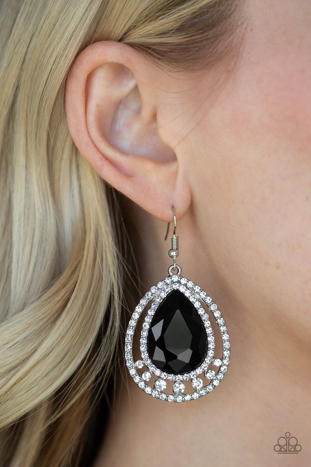 Paparazzi ♥ All Rise For Her Majesty - Black ♥ Earrings