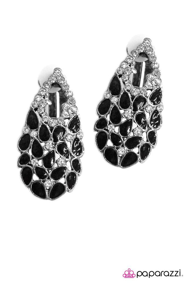 Paparazzi ♥ Crybaby - Black ♥ Earrings
