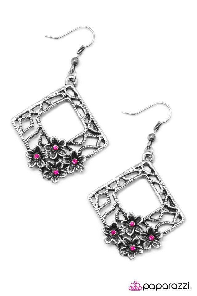 Paparazzi ♥ Window Shopping - Pink ♥ Earrings