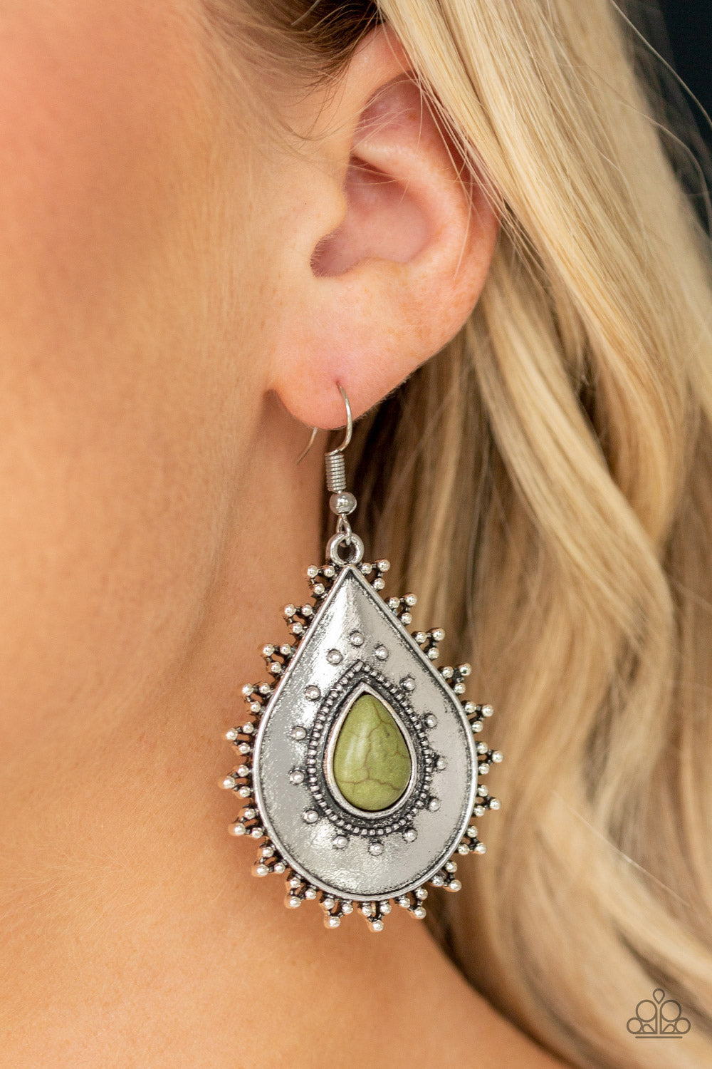 Paparazzi ♥ Desert Drama - Green ♥  Earrings