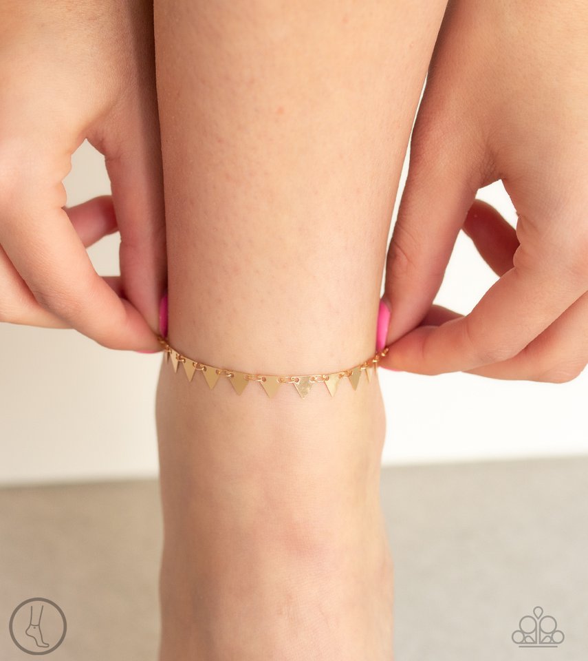 Paparazzi ♥ Sand Shark - Gold ♥ Anklet