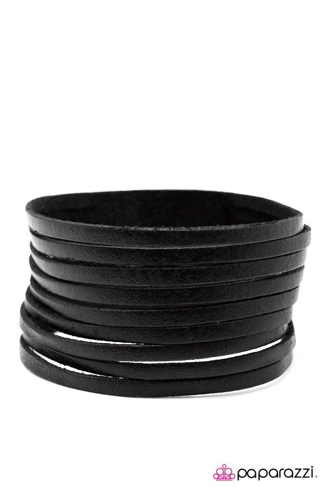 Paparazzi ♥ Over the Line - Black ♥ Bracelet