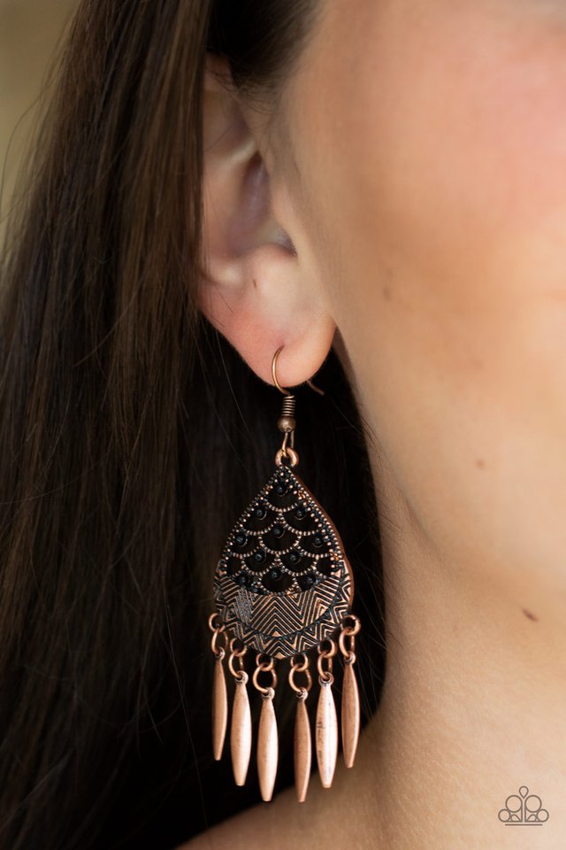 Paparazzi ♥ Wolf Den - Copper ♥ Earrings