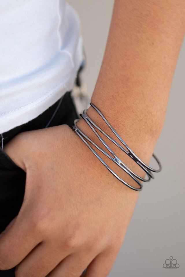 Paparazzi ♥ Showstopping Sheen - Black ♥ Bracelet